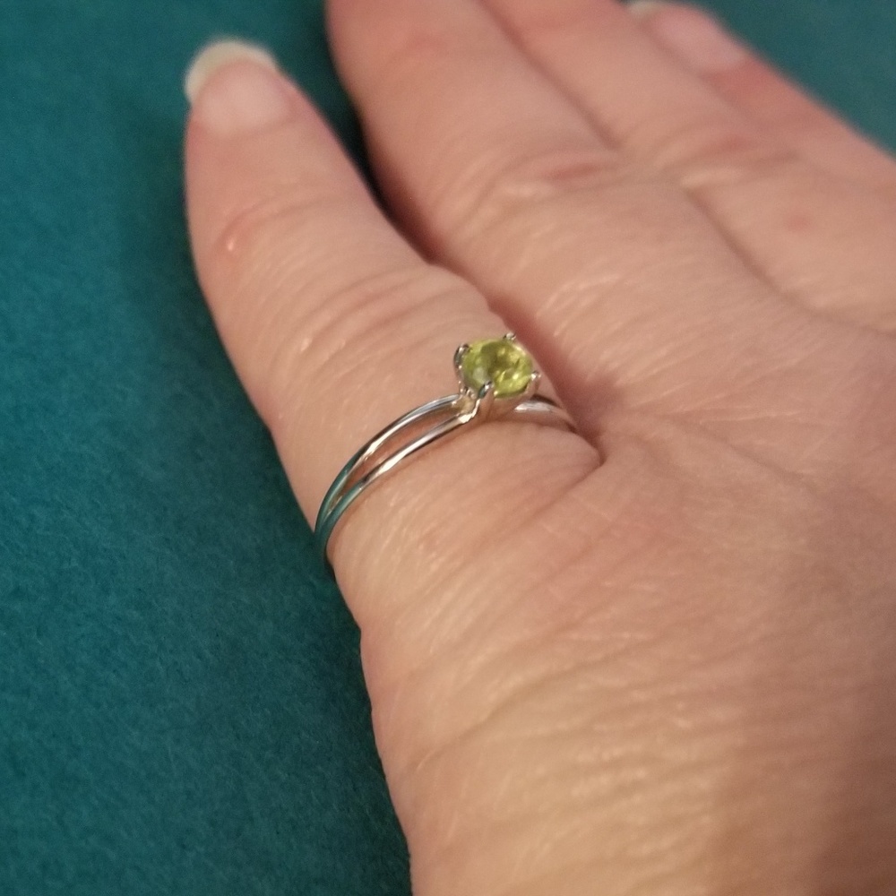 Your Choice WGP .925 Silver Peridot-OR-Garnet Ring - Picture 1 of 8